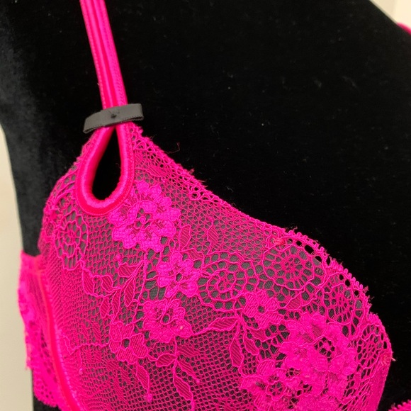 Victoria’s Secret Hot Pink Lace & Gray Plunge Bra - Picture 5 of 9